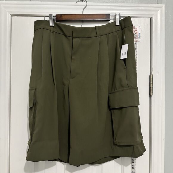 Gap Cargo Chinos Green 5”!inseam Shorts Zip Pockets New Size Large $70 - Picture 1 of 10